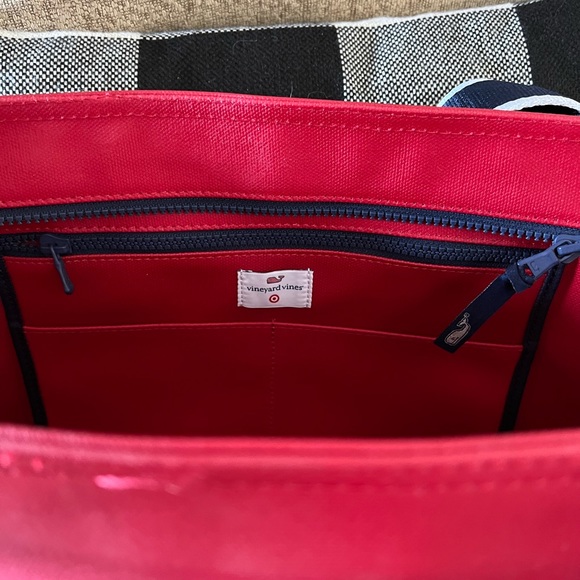 Brand new Vineyard Vines large tote. - Picture 4 of 6